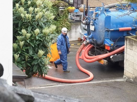 etc/R0055798.jpg 49KB 