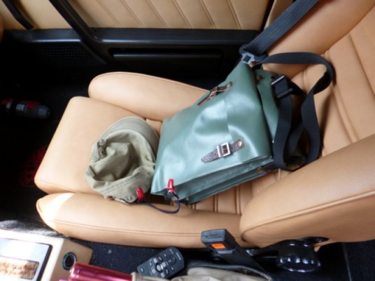 mil_items/P1040860.jpg 36KB 