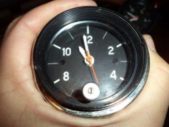 mil_items/cccpclockImage1.jpg 17KB 