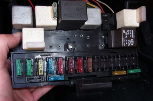 etc_1/car_1/R0059101.jpg 37KB 