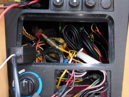 etc_1/car_1/R0060293.jpg 41KB 